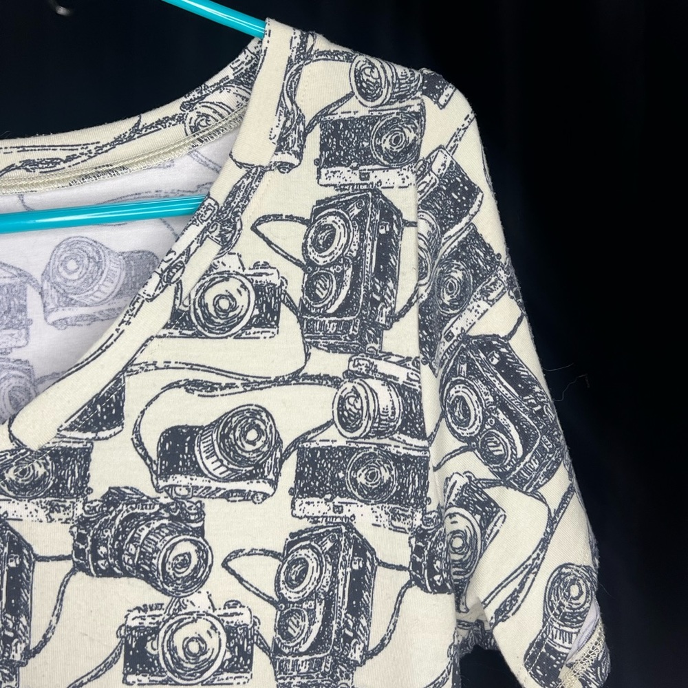 Vintage camera print tee